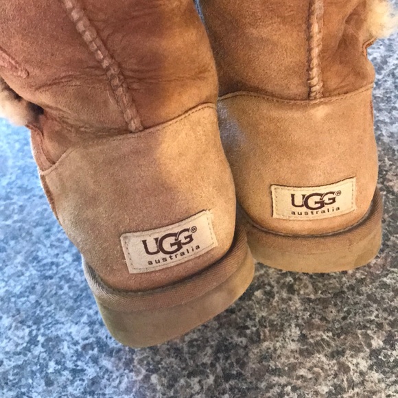 Button uggs - Picture 3 of 3